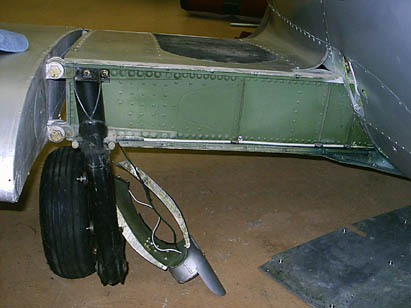 early style landing gear